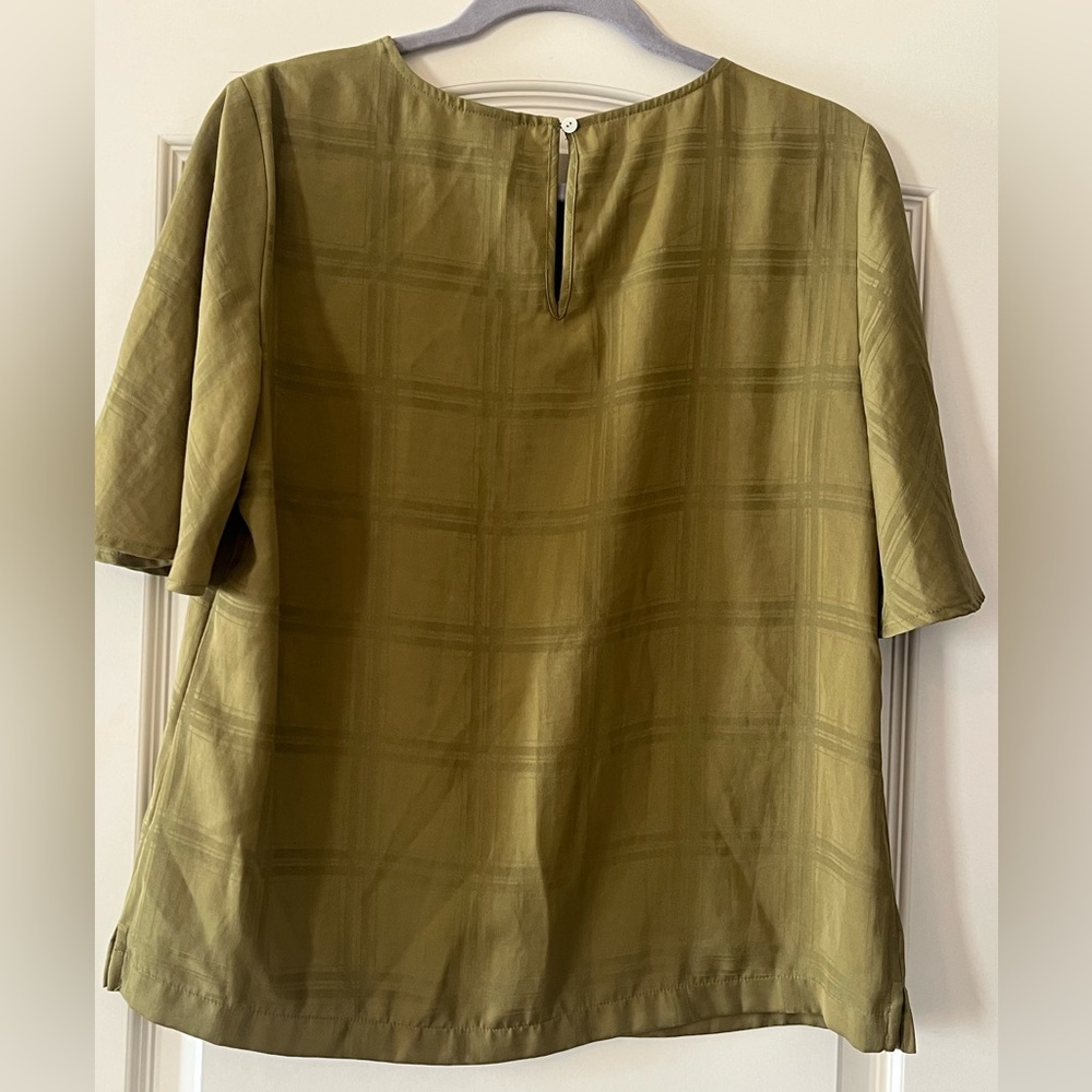 A New Day Brand Rich Olive Short Sleeve Blouse Size Medium - Picture 9 of 10